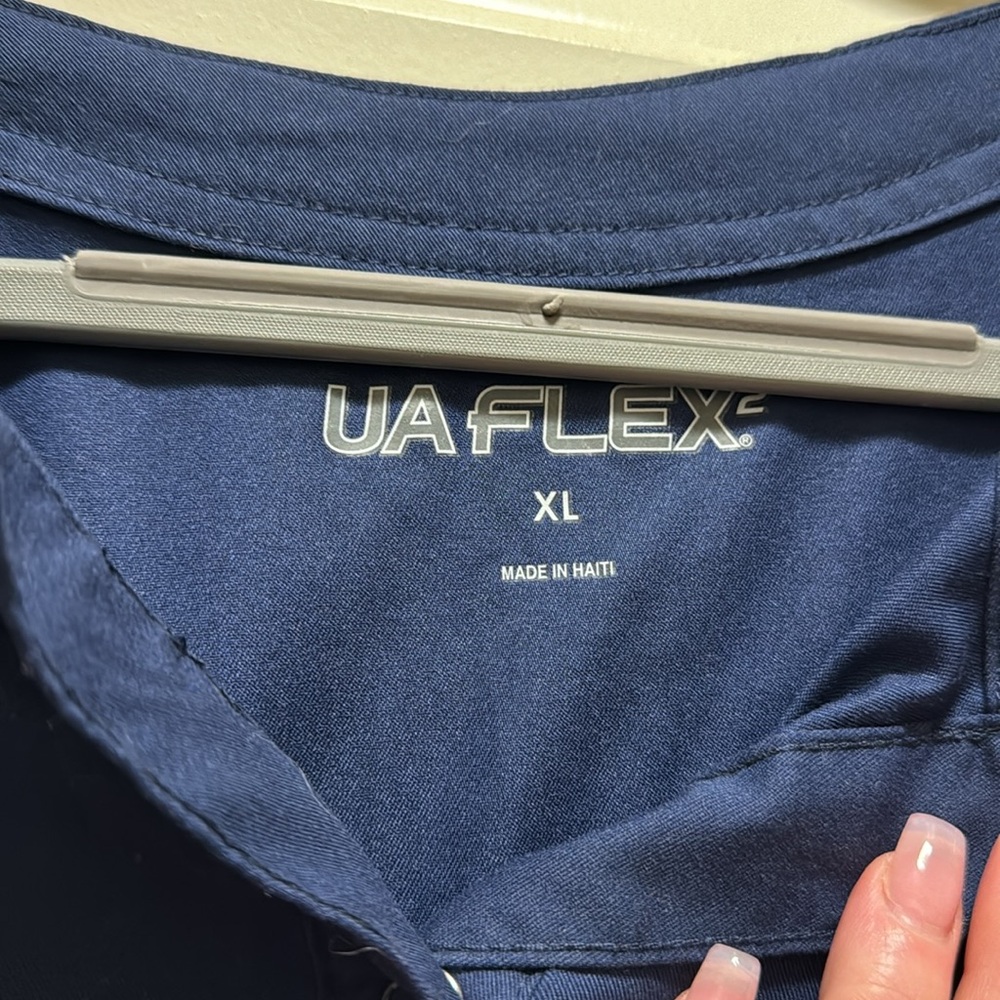 Uniform Advantage scrub jacket - Picture 2 of 2